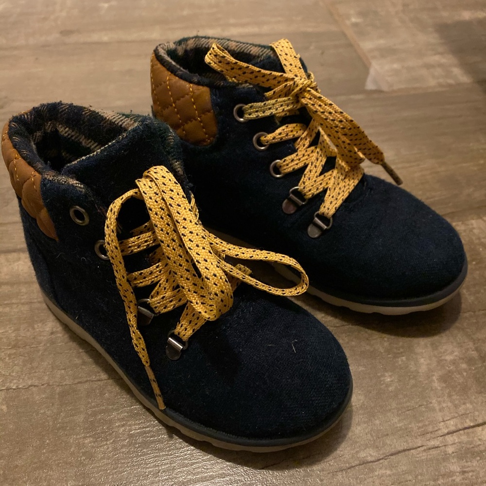 Boys suede navy boots